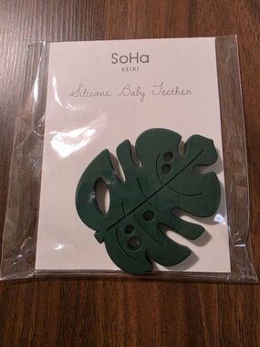 SoHa Keiki Green Silicone Baby Teether - Monstera Leaf Shape